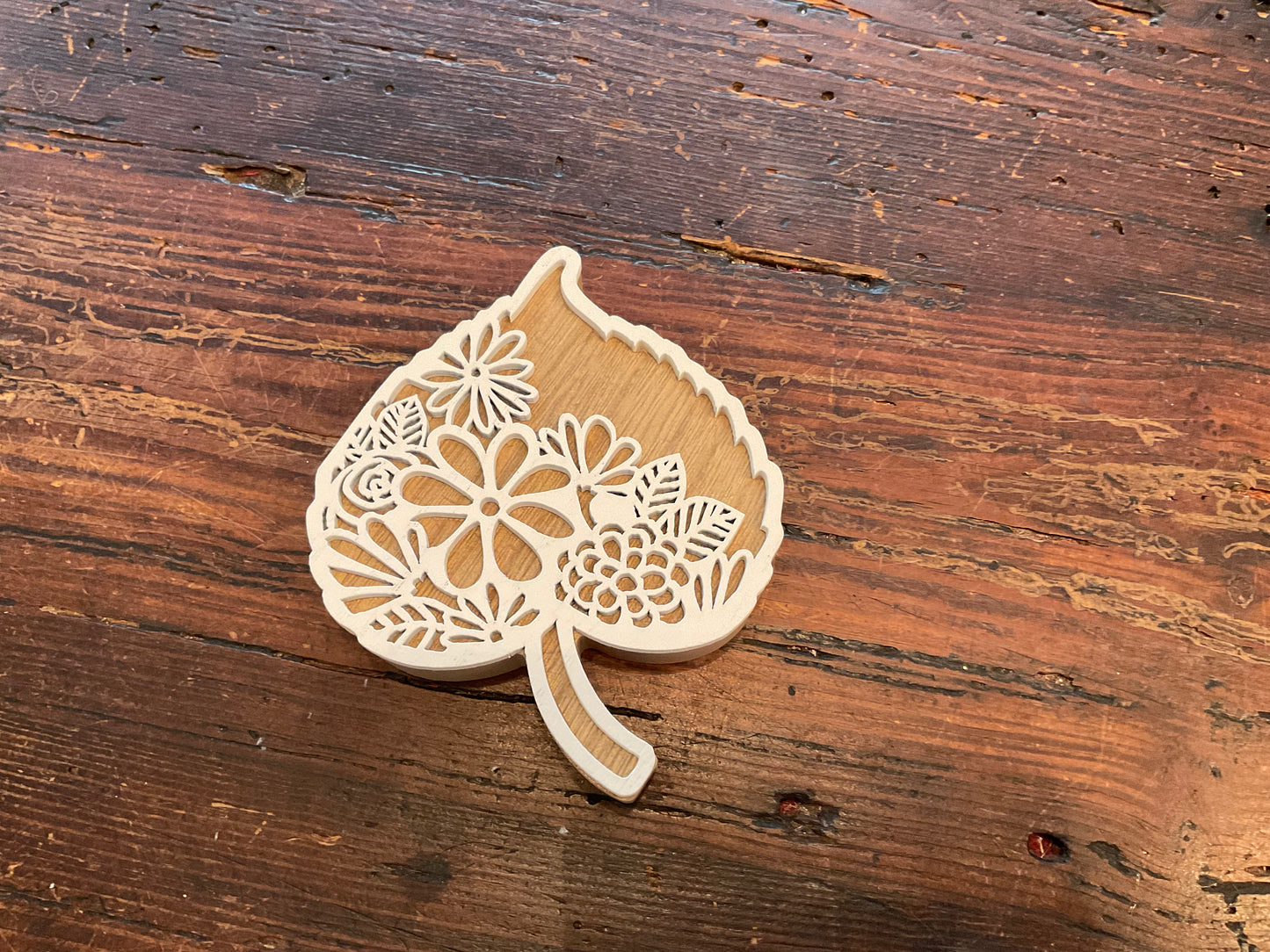 Will's Woodland Tabletop Decor - Leaf