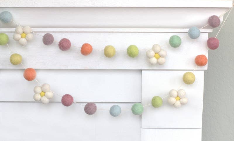 Matthew + Mae - Spring Easter Garland- Daisies & Pastel Color Felt Bals