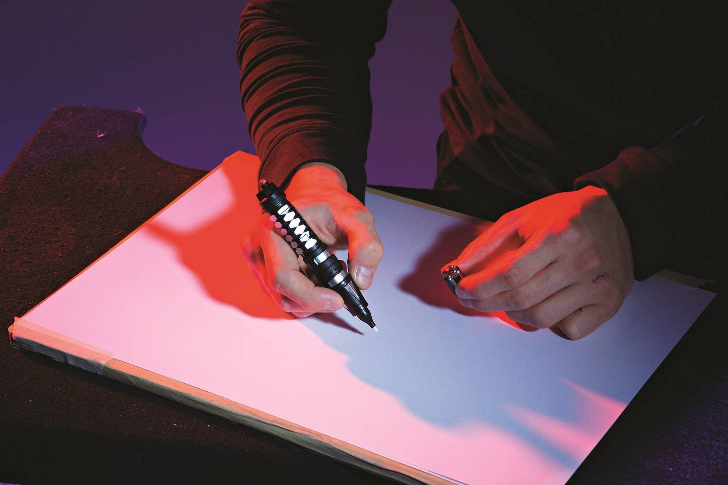 MukikiM - SpyX Invisible Ink Pen - Write & Read Invisible UV Light Msg